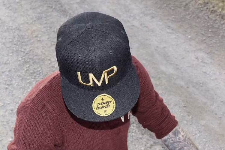 Snapback Keps, UMP guld