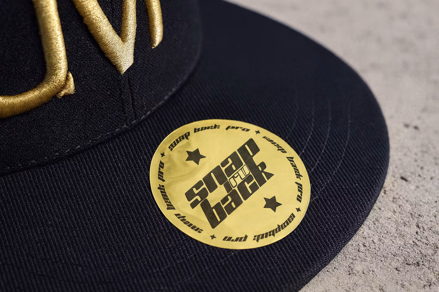 Snapback Keps – UMP Guld (justerbar)