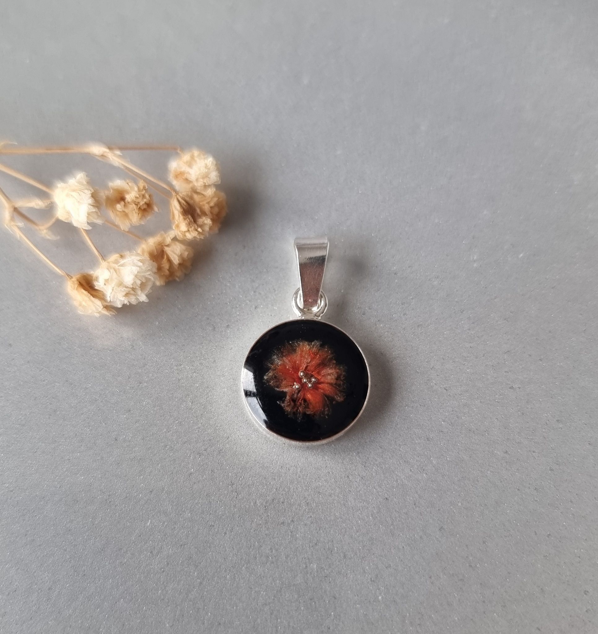 Kärlekens röda blomma