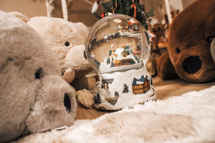 Glob Tomte åker släde