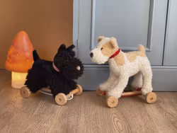 Dragleksak Eliot terrier