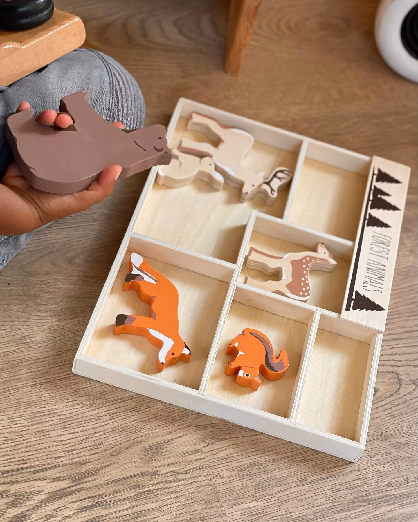 Trädjur skog i hylla 8 st