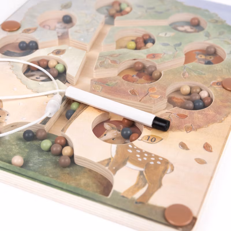 Magnetiskt spel labyrintträdet