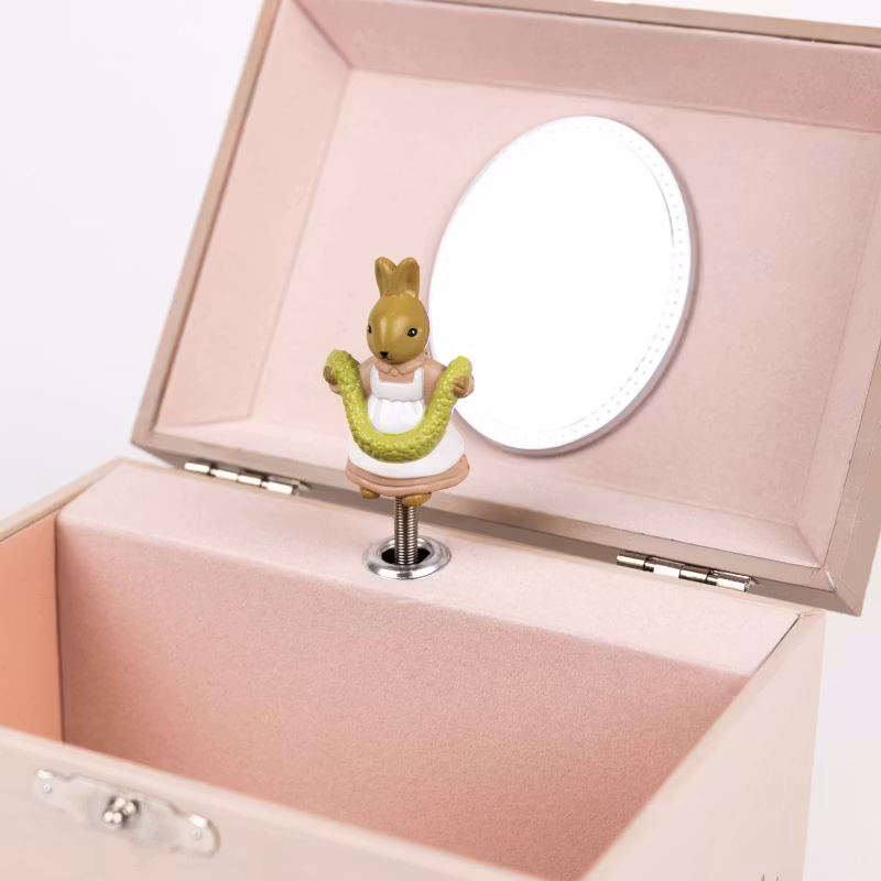 Smyckeskrin kanin och nyckelpiga