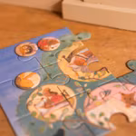 Pussel ekorrar i trädet