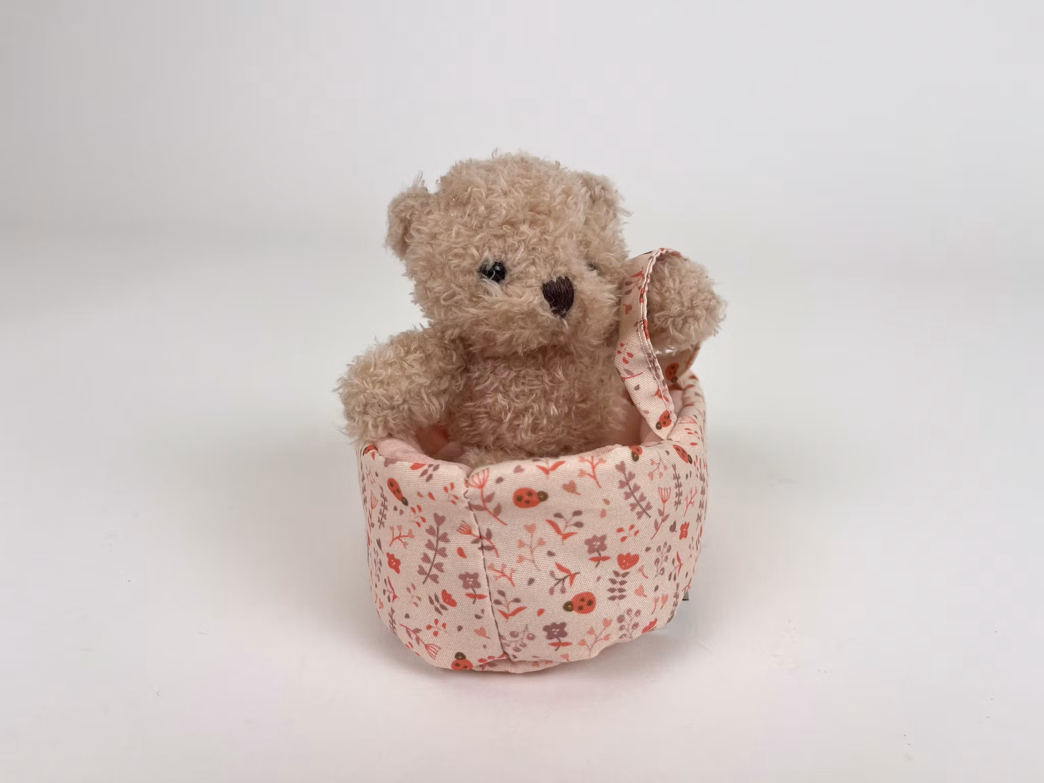 Mini Morris - mjukisdjur i bärsäng