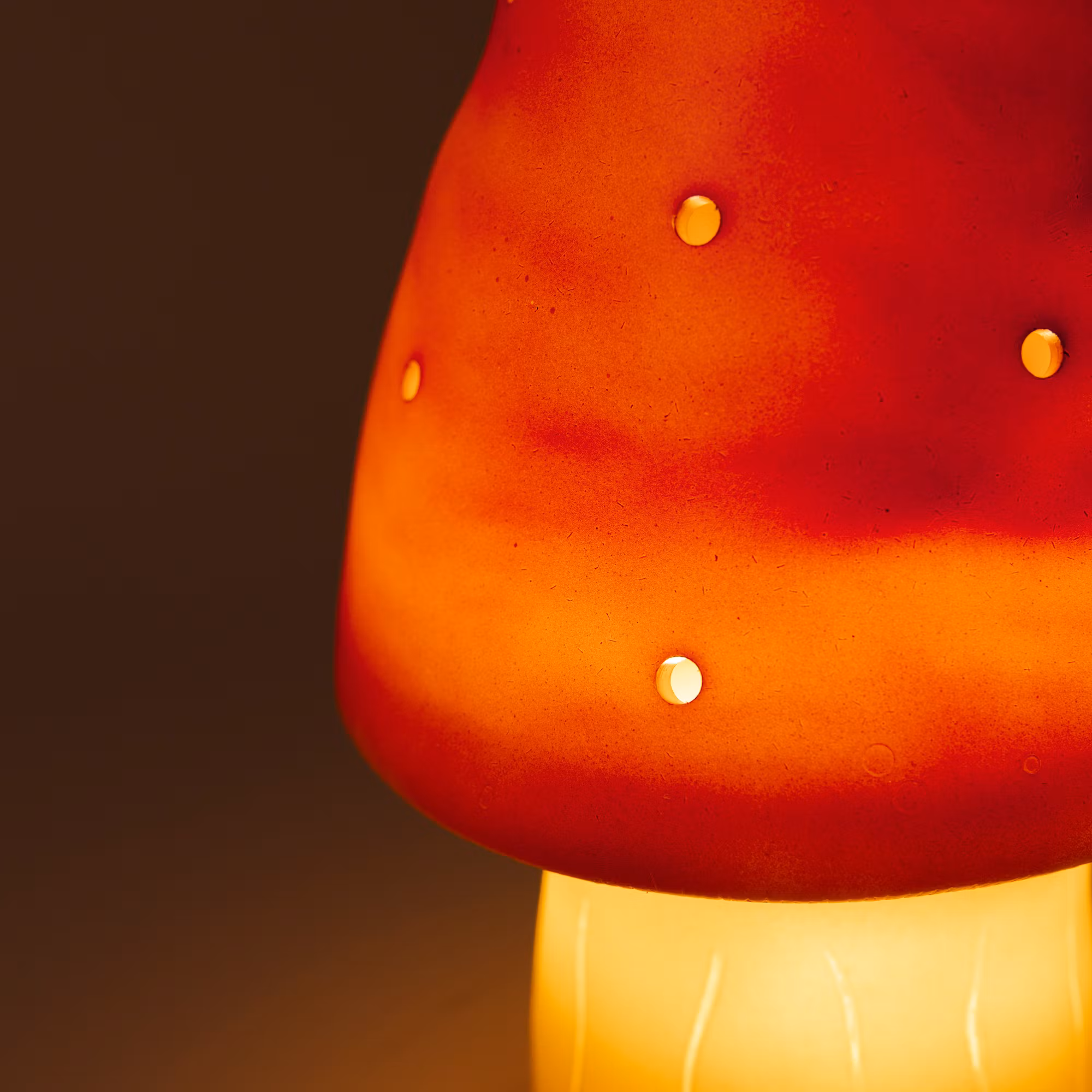 Svamplampa liten tegel