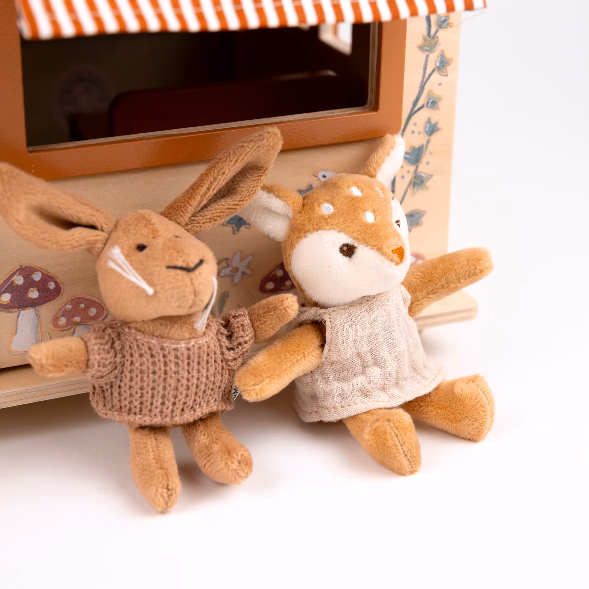 Café & bageri med möbler  - "mini friends"