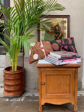 Sideboard i teak och marmor