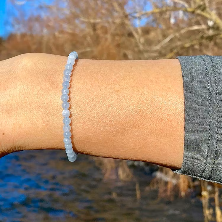 Akvamarin 4mm pärlor Armband