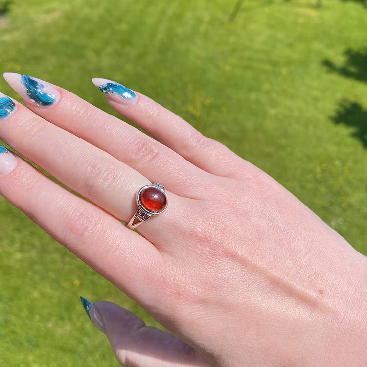 Granat Ring (ställbar)