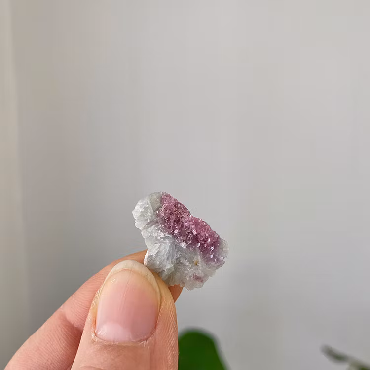 UTGÅTT! Lepidolit med Blå Albit rå bitar