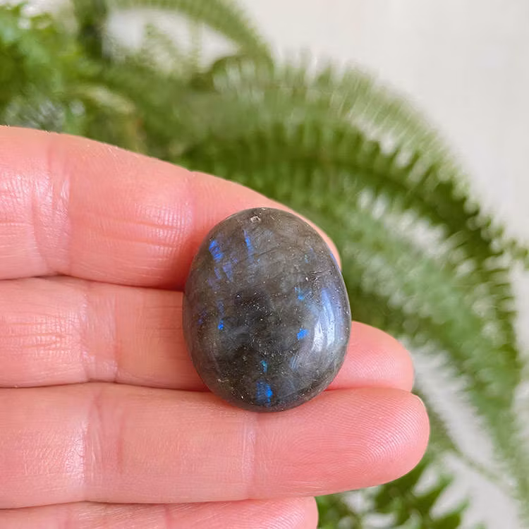 Labradorit Hängsmycke (Rundad) UTFÖRSÄLJNING