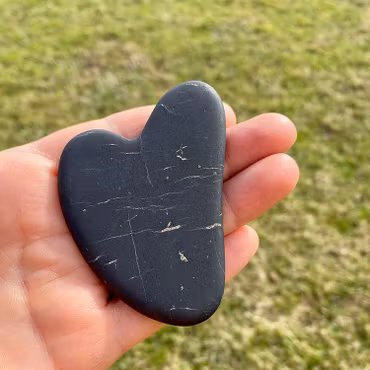 Shungit Gua Sha sten 8cm