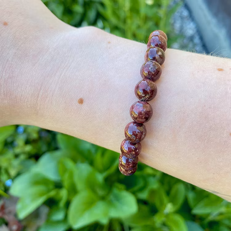 Eudialyt 8mm pärlor Armband