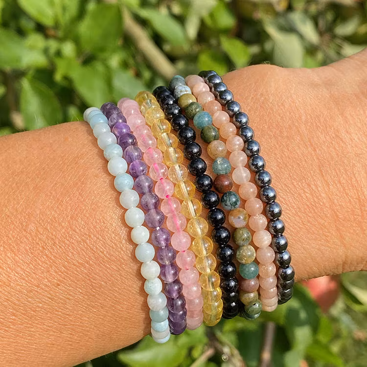 Akvamarin 4mm pärlor Armband