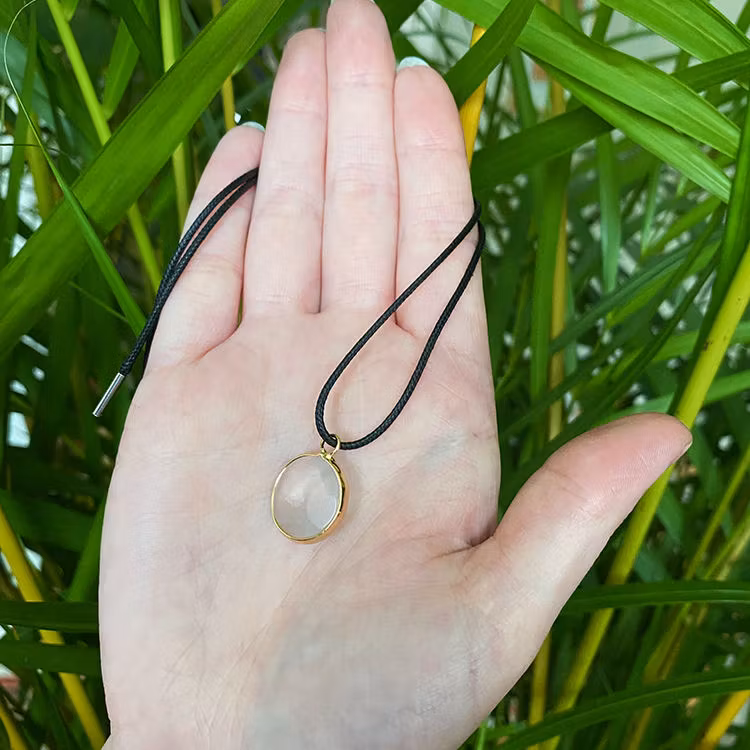 Bergkristall Hängsmycke (Rund, Facetterad)