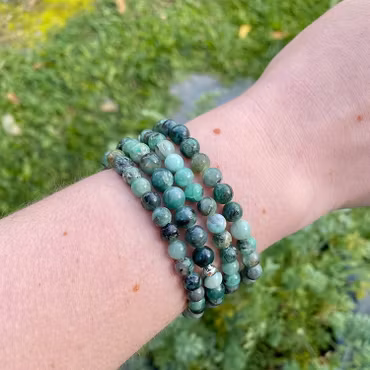 Smaragd 6mm pärlor Armband