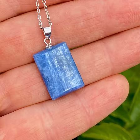 Kyanit Hängsmycke (925 Silver)