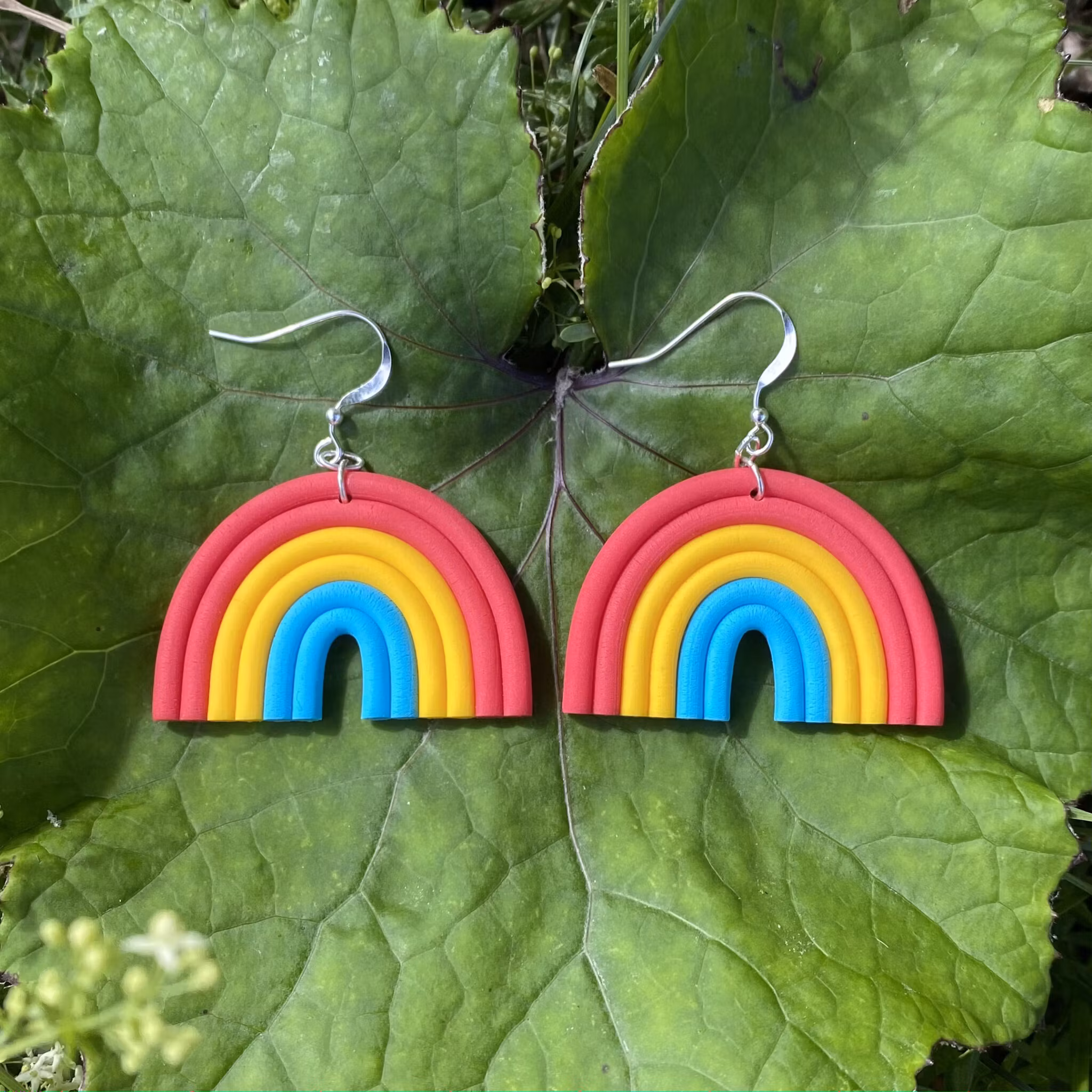 Pansexuell regnbågar örhängen