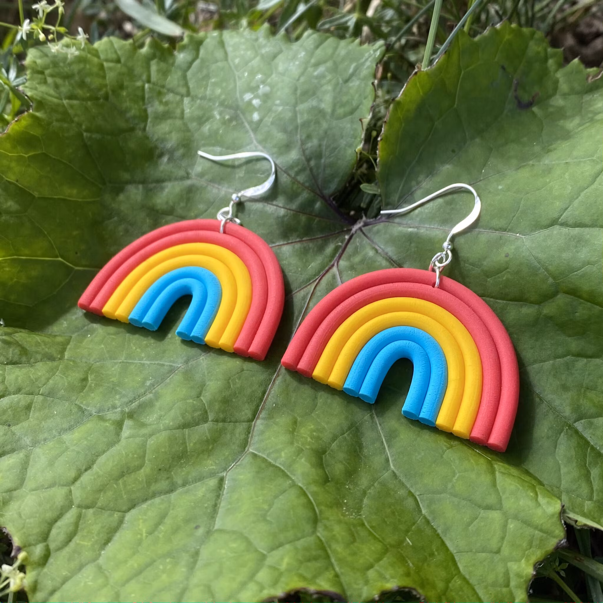Pansexuell regnbågar örhängen
