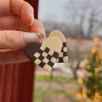 Schackhjärtan örhängen (Stora)