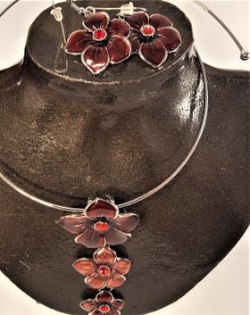 Set stelt halsband med örhänge i rött