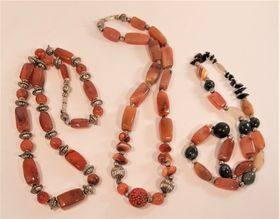 Halsband av  halvädelstenar, 3 olika att välja emellan, x1