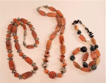 Halsband av  halvädelstenar, 3 olika att välja emellan, x1