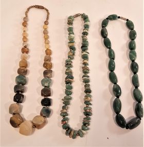 Halsband  i olika gröna färger, 3 olika att välja på, x1
