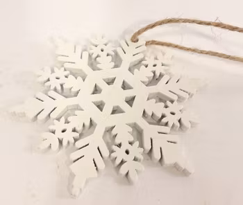 Julpynt, snöflinga med snöre