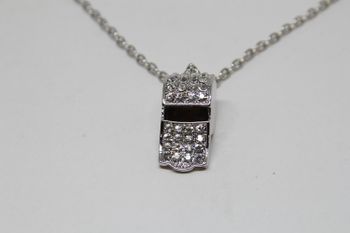 Halsband med "visselpipa" i strass, 2 varianter