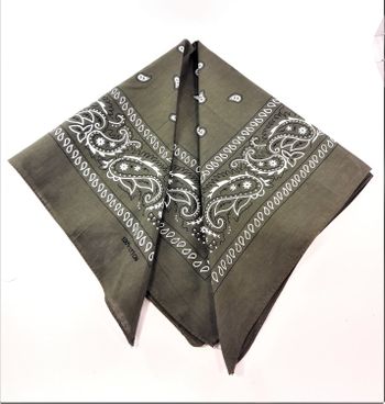 Mindre scarf med mönster, flera färger att välja mellan