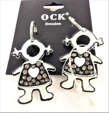 Örhänge med flickmotiv och strass