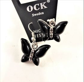 Örhänge med svarta fjärilar