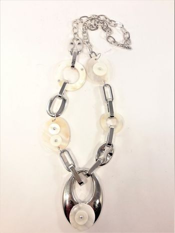 Halsband Rhodium med snäckdetaljer