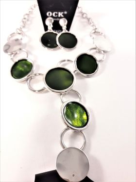 Halsband med fina detaljer och strass med matchande örhängen, grön