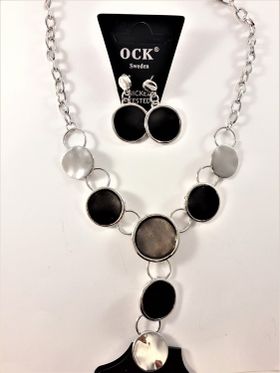 Halsband med fina detaljer och strass med matchande örhängen, svart