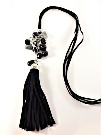 Långt Halsband med Läderrem med Pärlor och Tofs Svart