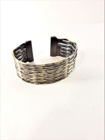 Genombrutet Stelt Armband Guldfärg
