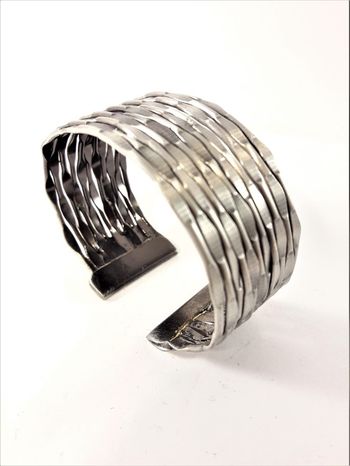 Genombrutet Stelt Armband Silverfärg