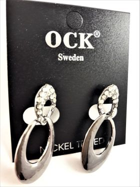 Örhängen med silverfärgade och strassprydda ovaler