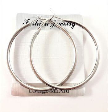 Silverfärgat örhänge utan mönster, 6 cm