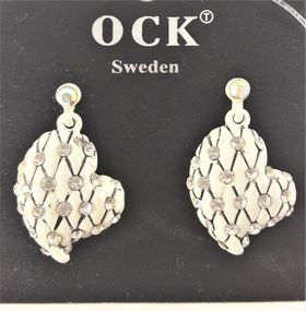 Örhänge i vitt med rutmönster och strass
