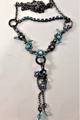 Halsband med kedja och blommor med strass, blå