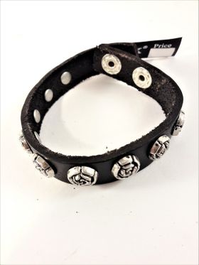 Armband Svart Läder med Rosor i Metall