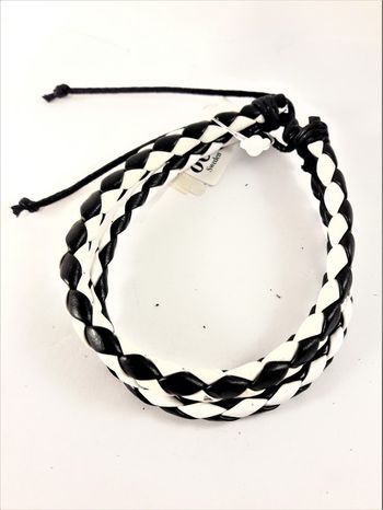 Armband Flätat Läder Svart och Vit