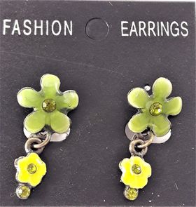 Emaljerat, grönt örhänge i form av blomma med liten blomma och strass