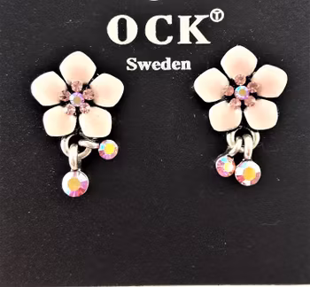 Emaljerat, rosa örhänge i form av fembladig blomma och strass