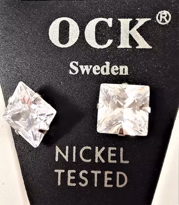 Örhängen, fyrkantiga med cubic zirconia, ca 7 mm